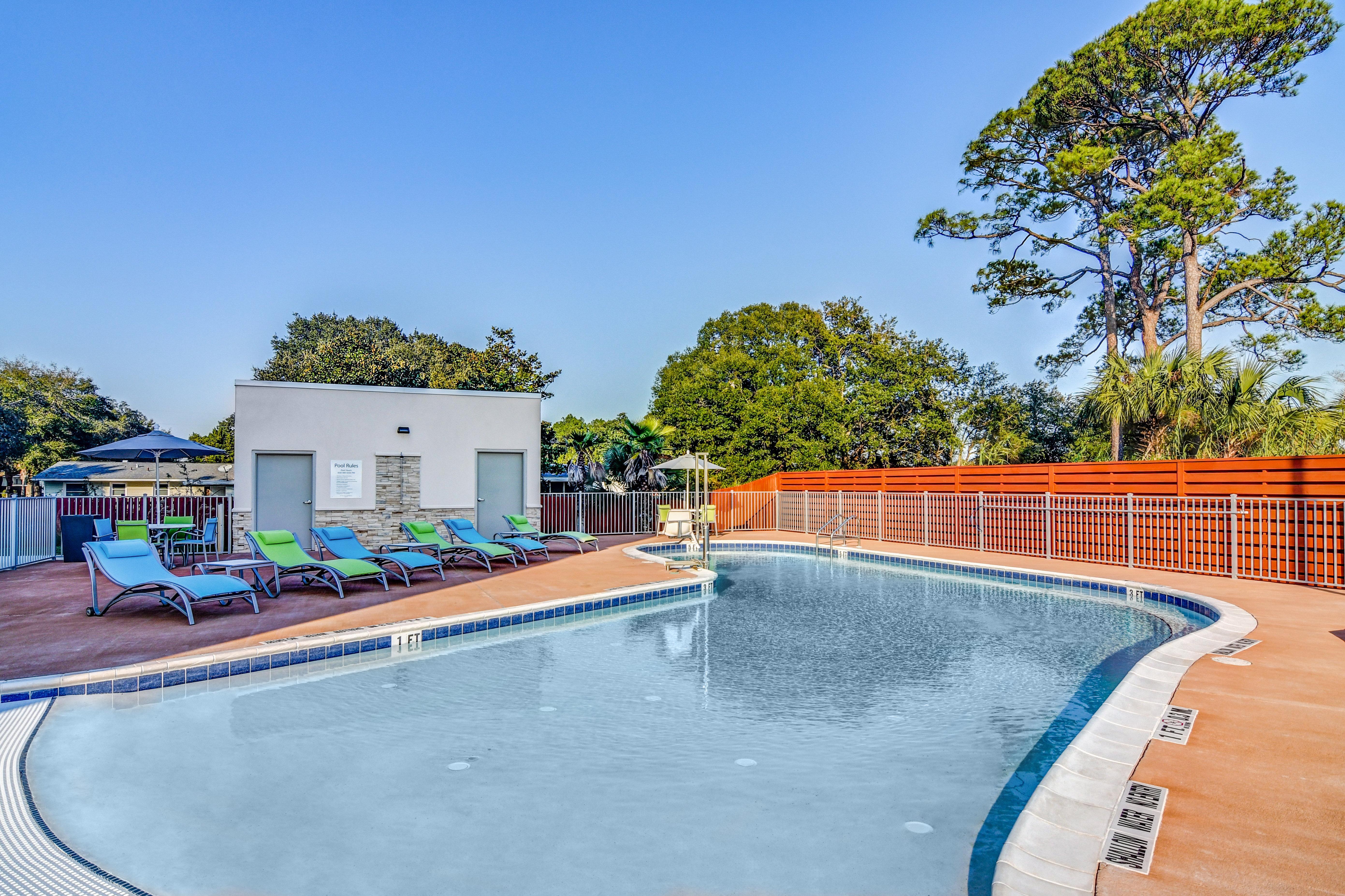 Holiday Inn Express - Fort Walton Beach Central By Ihg מראה חיצוני תמונה